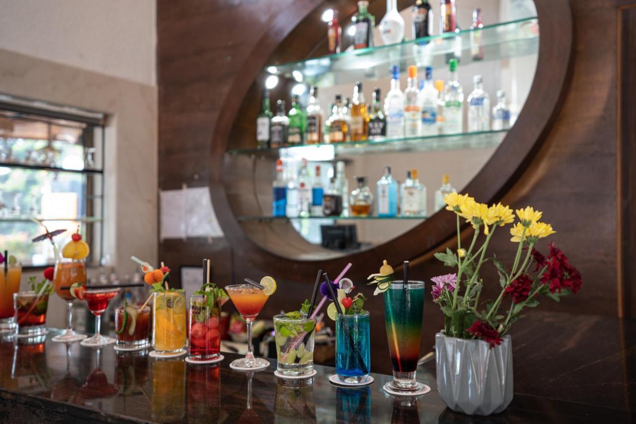 Le Seasons Resort Candolim Eksteriør billede